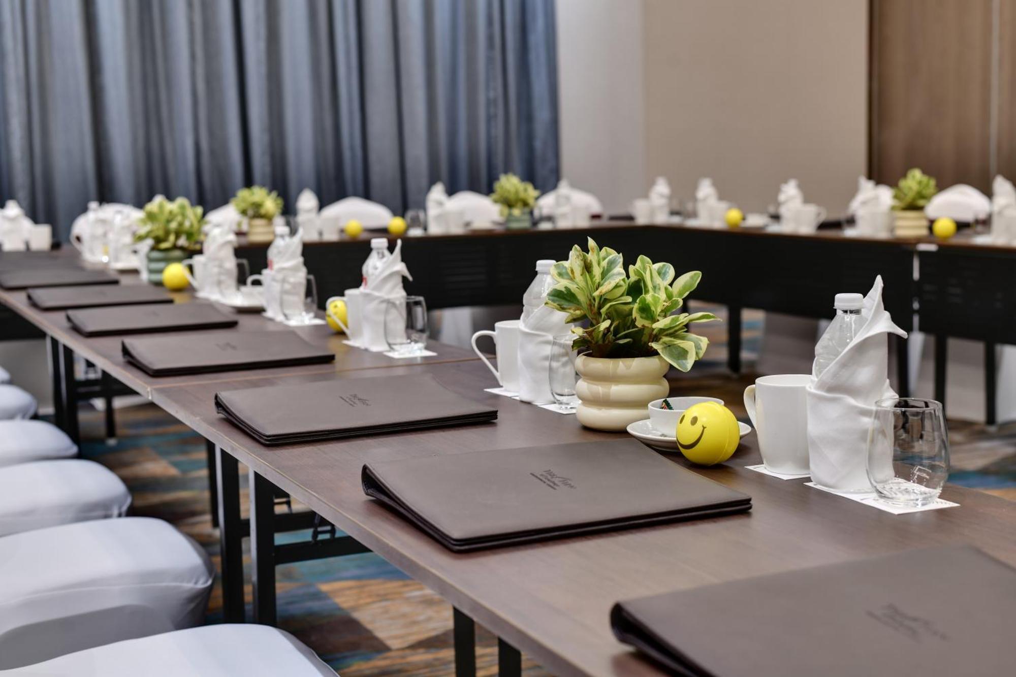 The Fern Residency, Gandhinagar Hotel Luaran gambar
