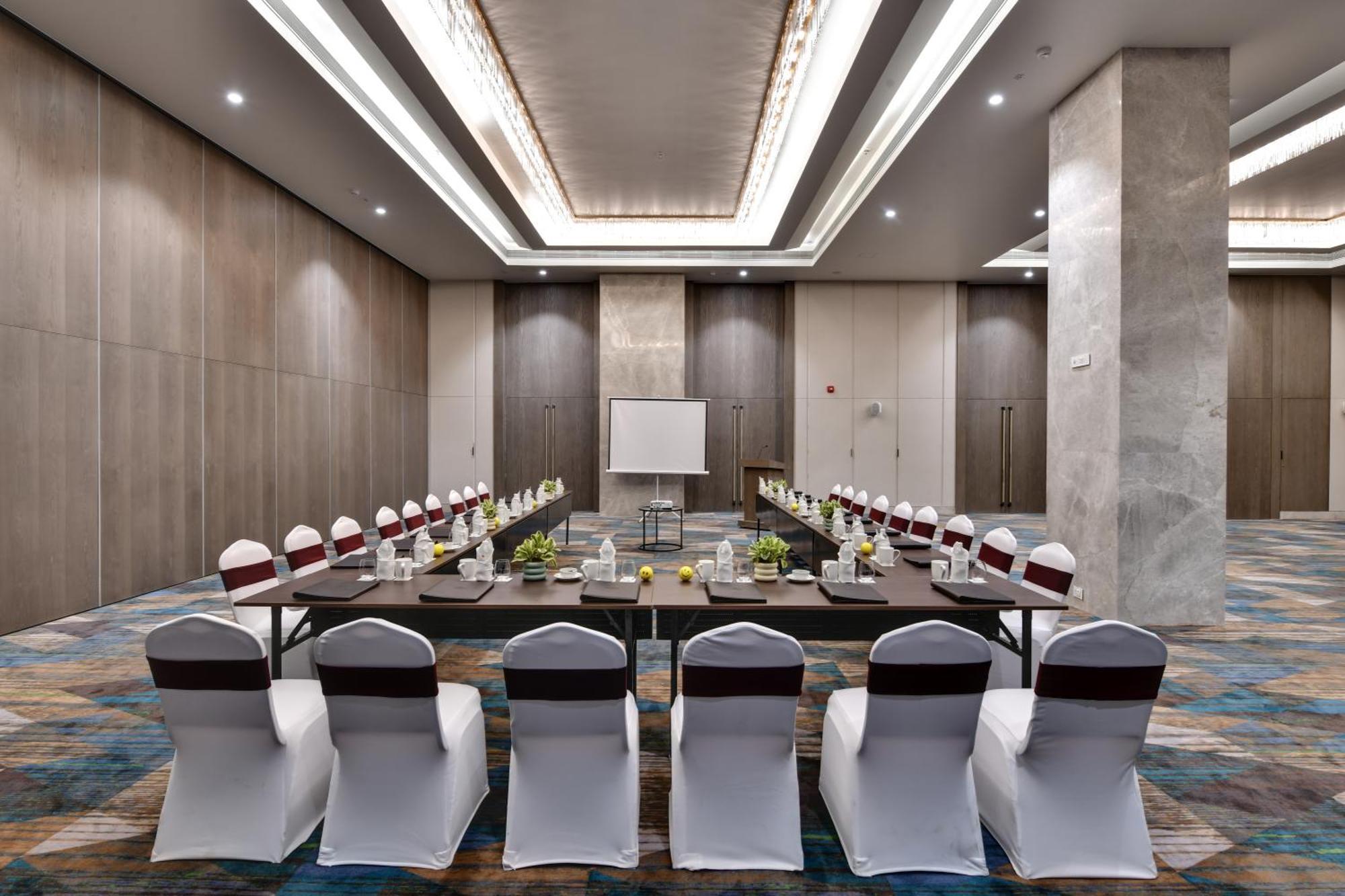 The Fern Residency, Gandhinagar Hotel Luaran gambar